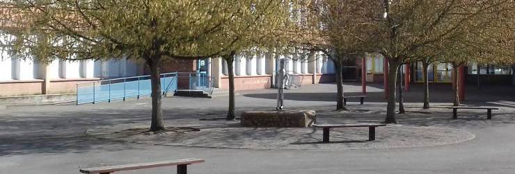 Au collège Marie-Curie, la cour est (presque) silencieuse